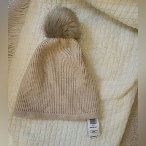 NEW Aritzia Beanie